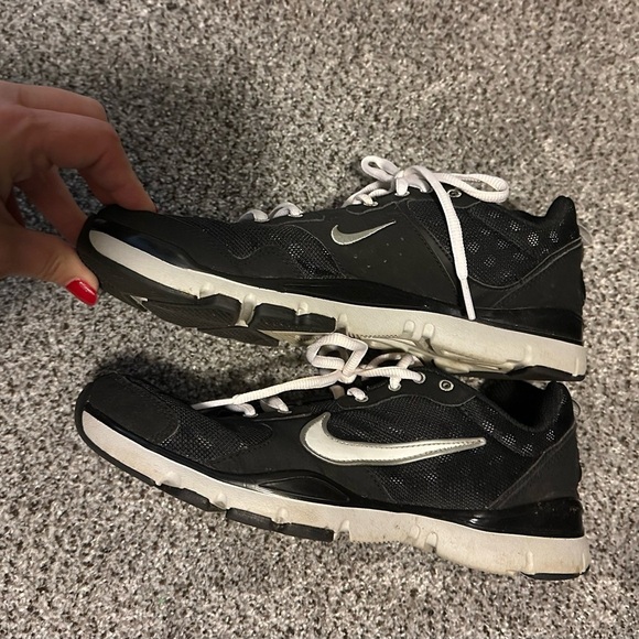 NIKE Womens 9 Black Mesh Polka Dot Flex TR - Picture 3 of 13